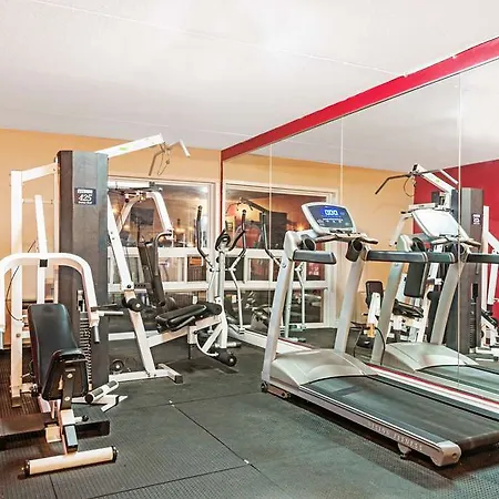 Super 8 by Wyndham Cambridge/Kitchener/Waterloo Area 
