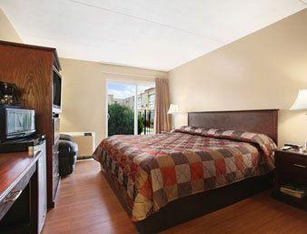 Super 8 By Wyndham Cambridge/kitchener/waterloo Area *