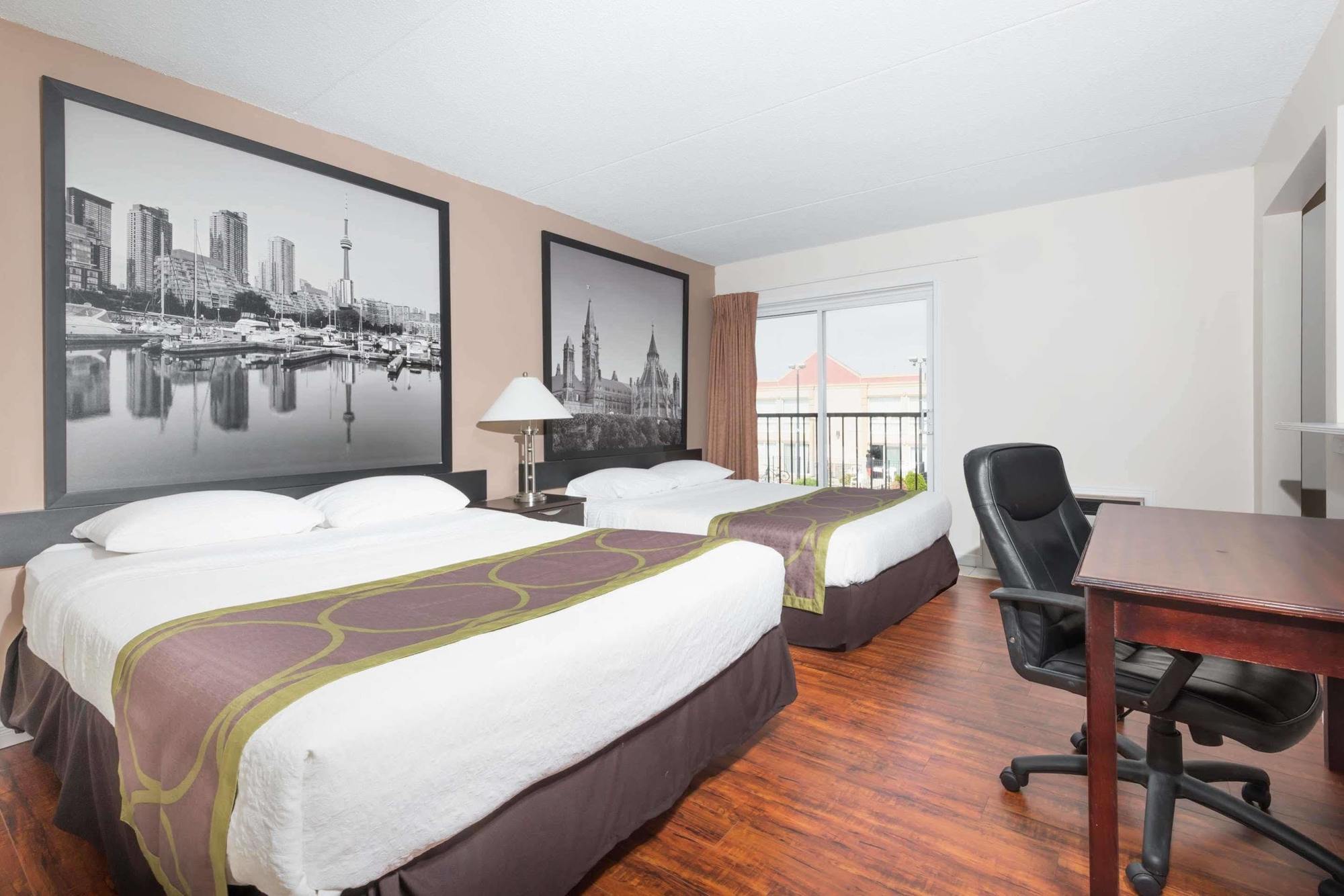Super 8 By Wyndham Cambridge/kitchener/waterloo Area Hotel