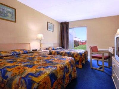 Super 8 By Wyndham Cambridge/kitchener/waterloo Area *